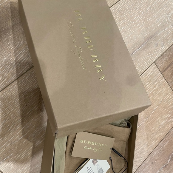 Burberry Graffiti pumps/slingbacks - Picture 2 of 4